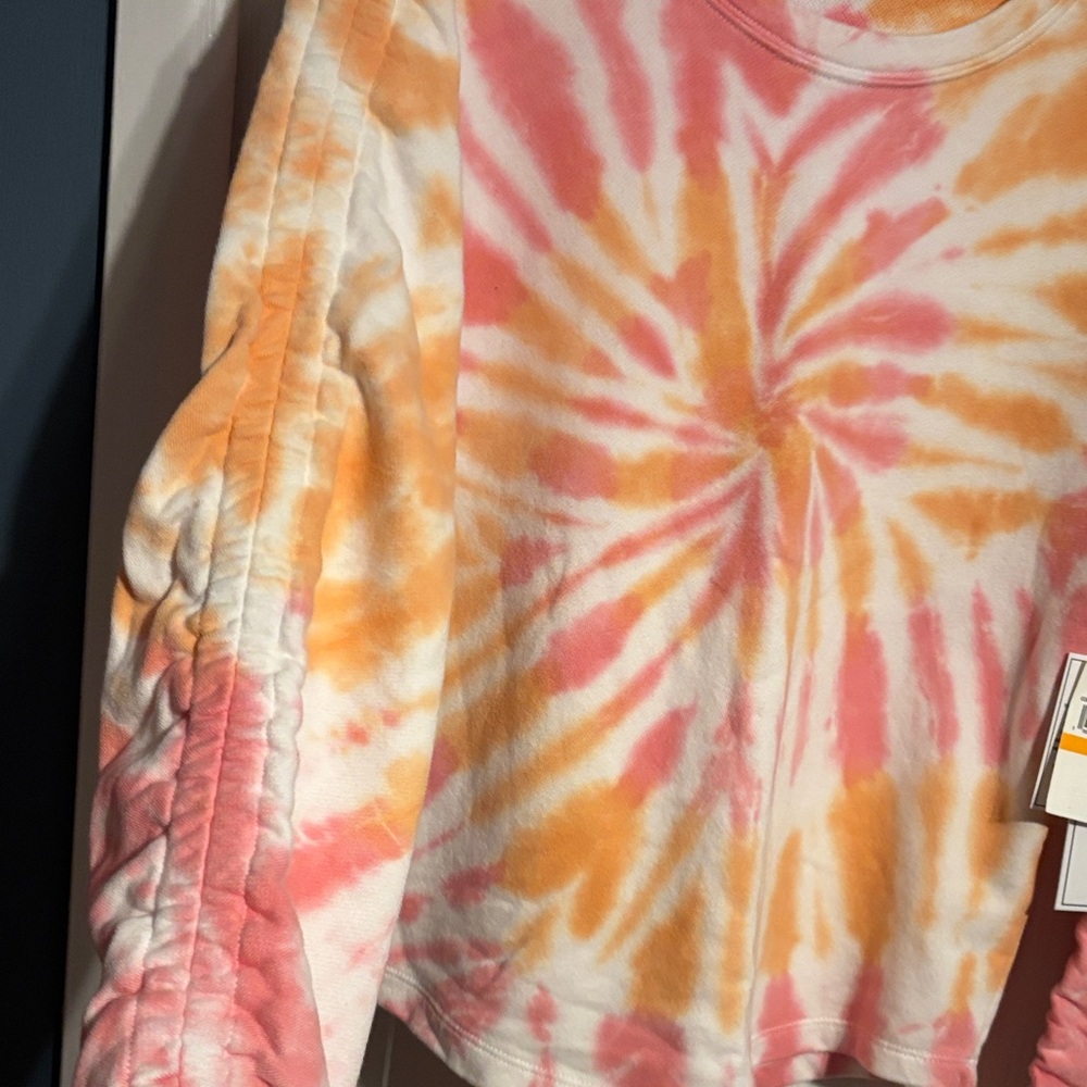 1 State long sleeve ruched sweatshirt in sunburst tie dye size small NWT - Picture 5 of 11